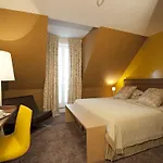 Le Manoir Du Lys ホテル