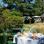 ホテル Le Manoir Du Lys 4*