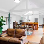 Le Manoir Du Lys ホテル