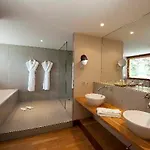 Le Manoir Du Lys ホテル 4*
