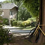 Le Manoir Du Lys ホテル