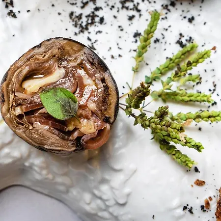 Le Manoir Du Lys Hotel