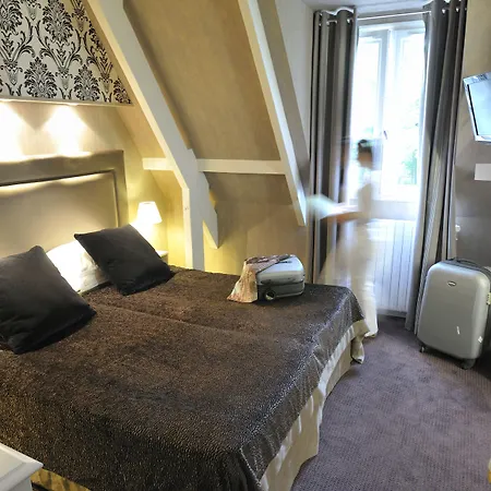 Le Manoir Du Lys Hotel