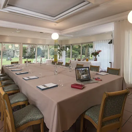 Le Manoir Du Lys 酒店 4*