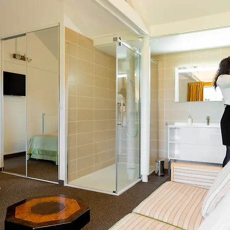 Le Manoir Du Lys Hotel 4*