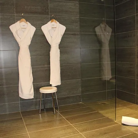 Le Manoir Du Lys Hotell