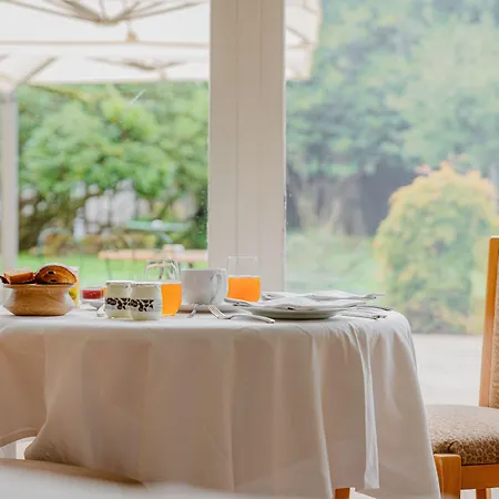 Le Manoir Du Lys Hotel 4*