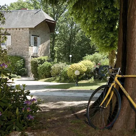 Le Manoir Du Lys Hotel