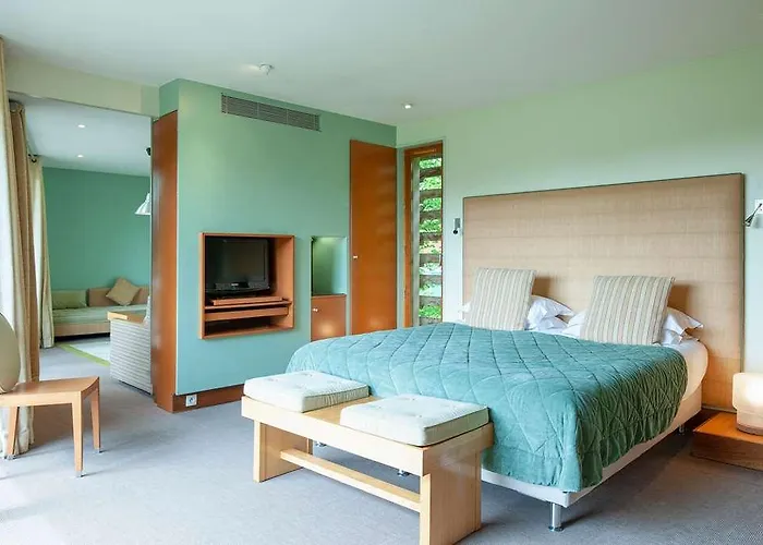 Le Manoir Du Lys Hotel 4*