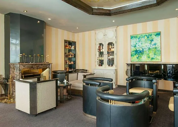 Le Manoir Du Lys Otel