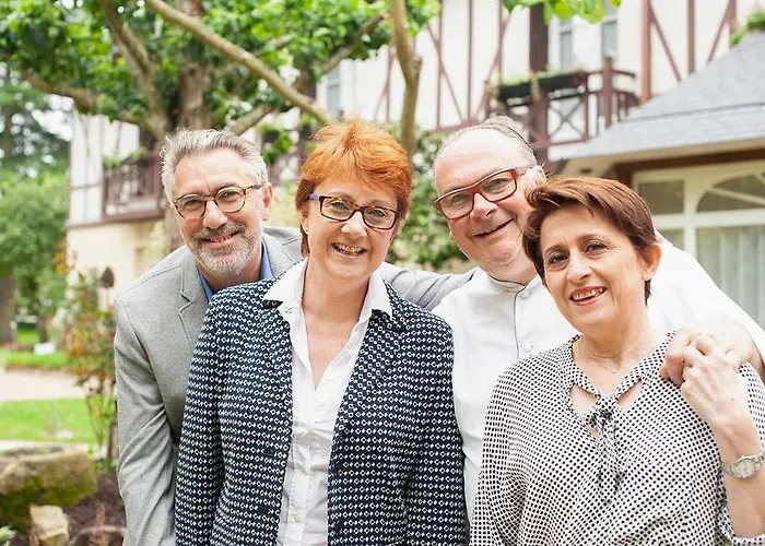 Le Manoir Du Lys Отель 4*