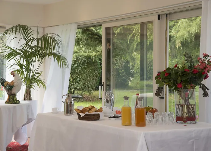 Отель Le Manoir Du Lys