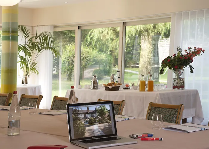 Le Manoir Du Lys Hotell