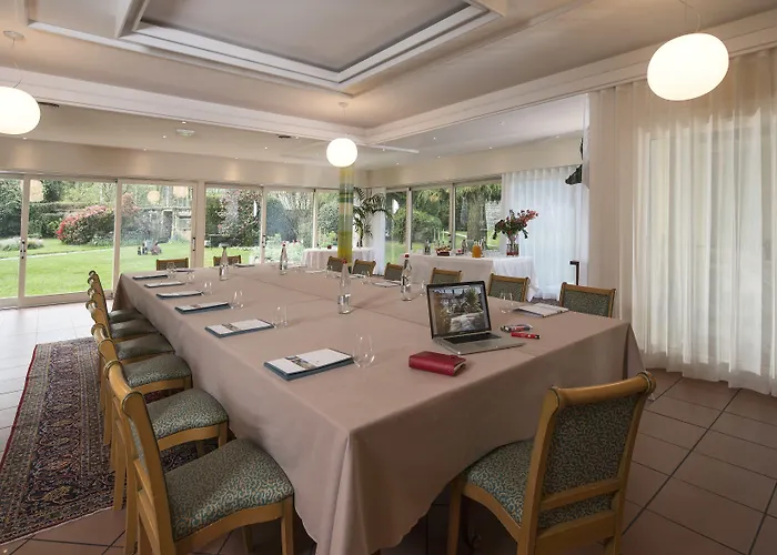 Le Manoir Du Lys Отель 4*