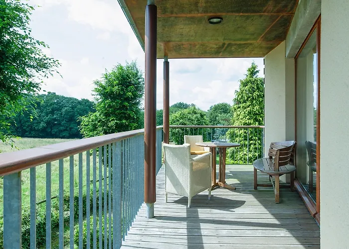 Le Manoir Du Lys Otel