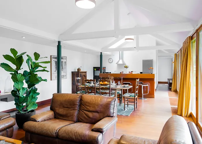 Le Manoir Du Lys Otel