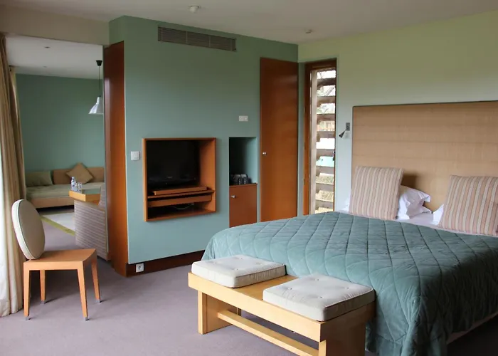 Le Manoir Du Lys Отель 4*