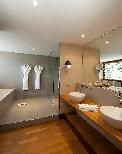 Le Manoir Du Lys Hotel 4*